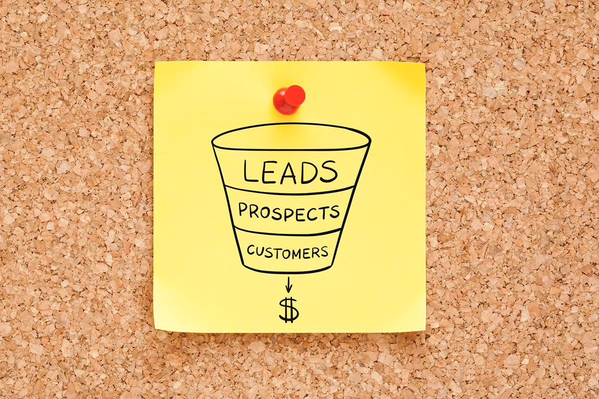 marketing funnel stages illustration: lead-prospects-customers arrow to income